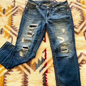 MISS ME Boyfriend Ankle patch jeans. Size 31
